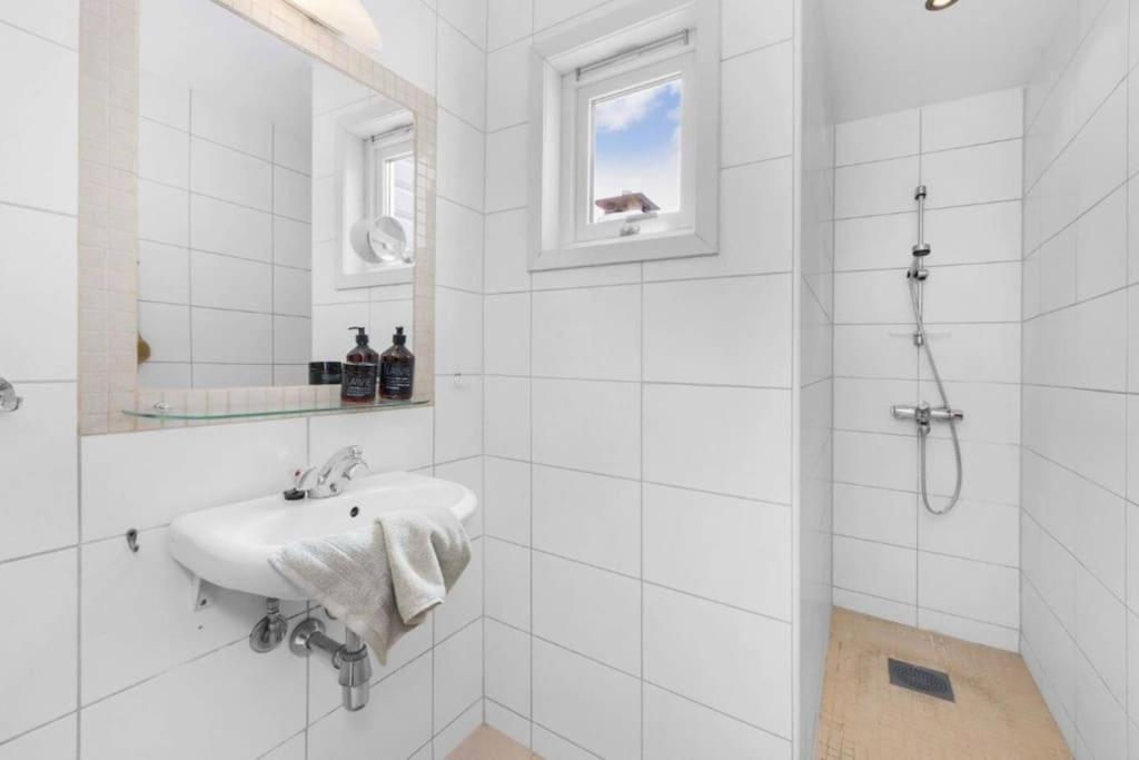 Spacious! 2024 Renovated! 4 Bedrooms! Bergen Eksteriør bilde